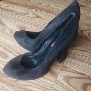 Black Saks Fifth Avenue Pumps